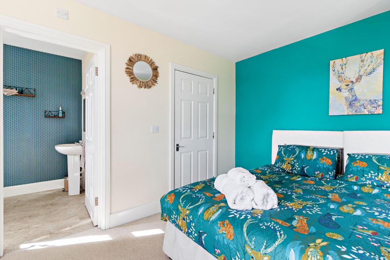 Spacious Seaside Two Bed Apartment *