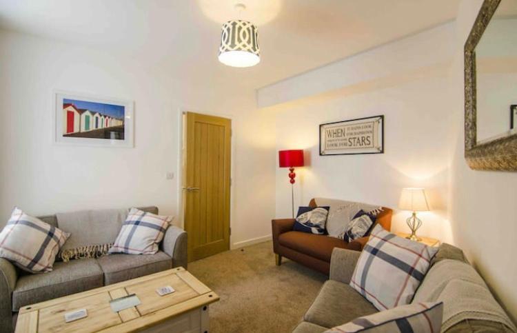 The Bonting Beautiful Three Bed Townhouse Near Harbour And Holiday home Torquay