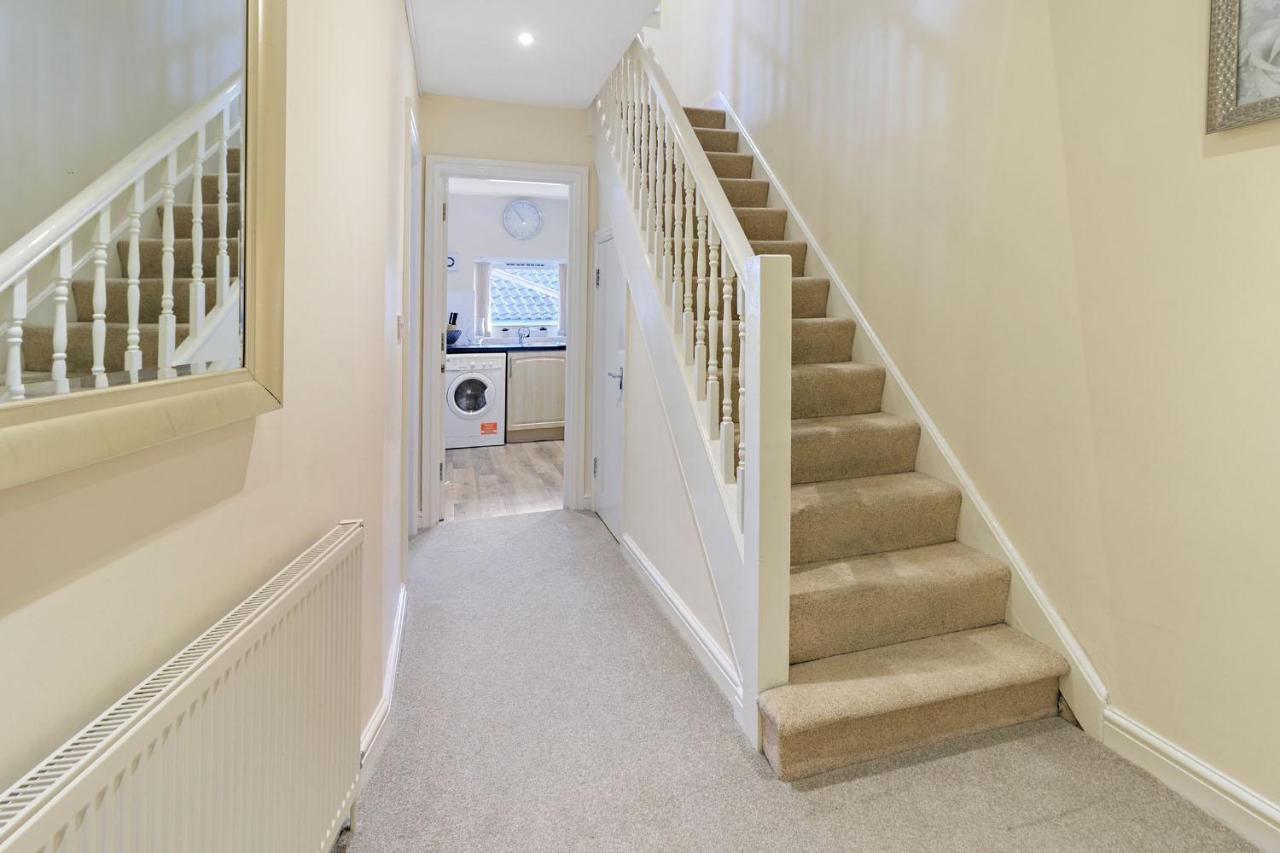 Apartment Spacious Seaside Two Bed