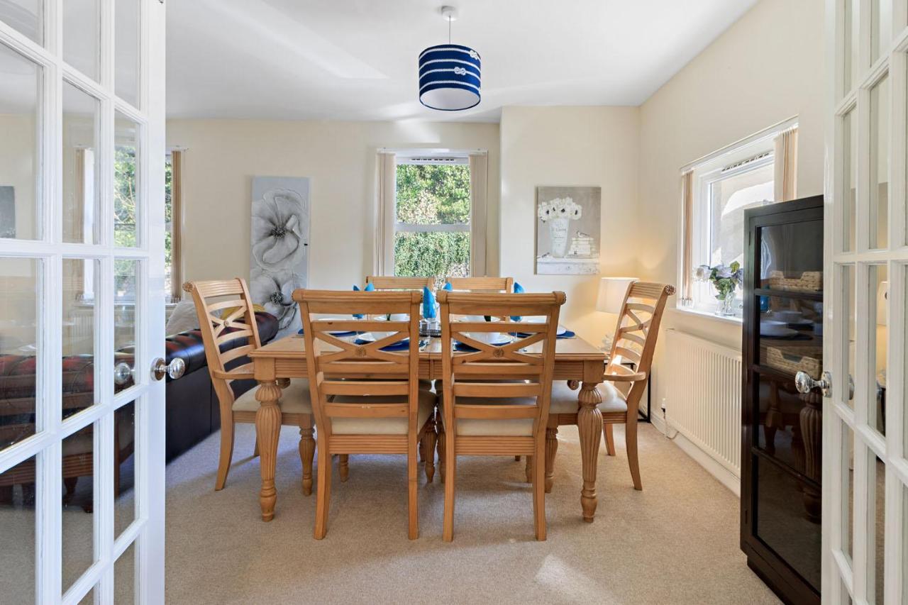 Apartment Spacious Seaside Two Bed *