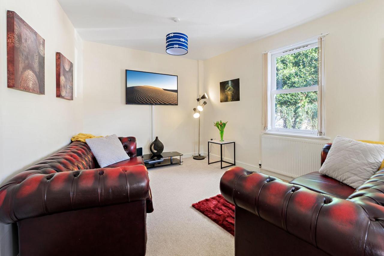 Apartment Spacious Seaside Two Bed *