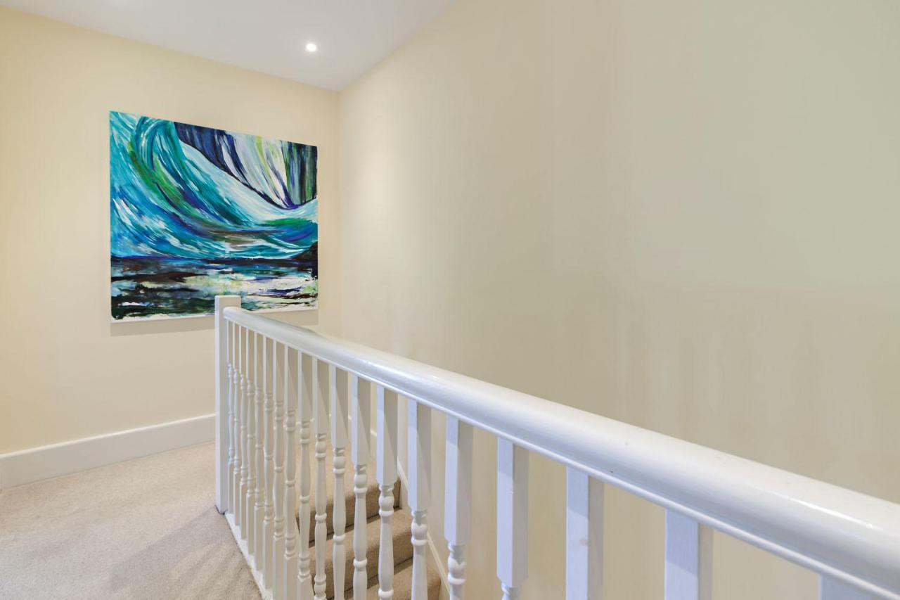 Spacious Seaside Two Bed Apartment *