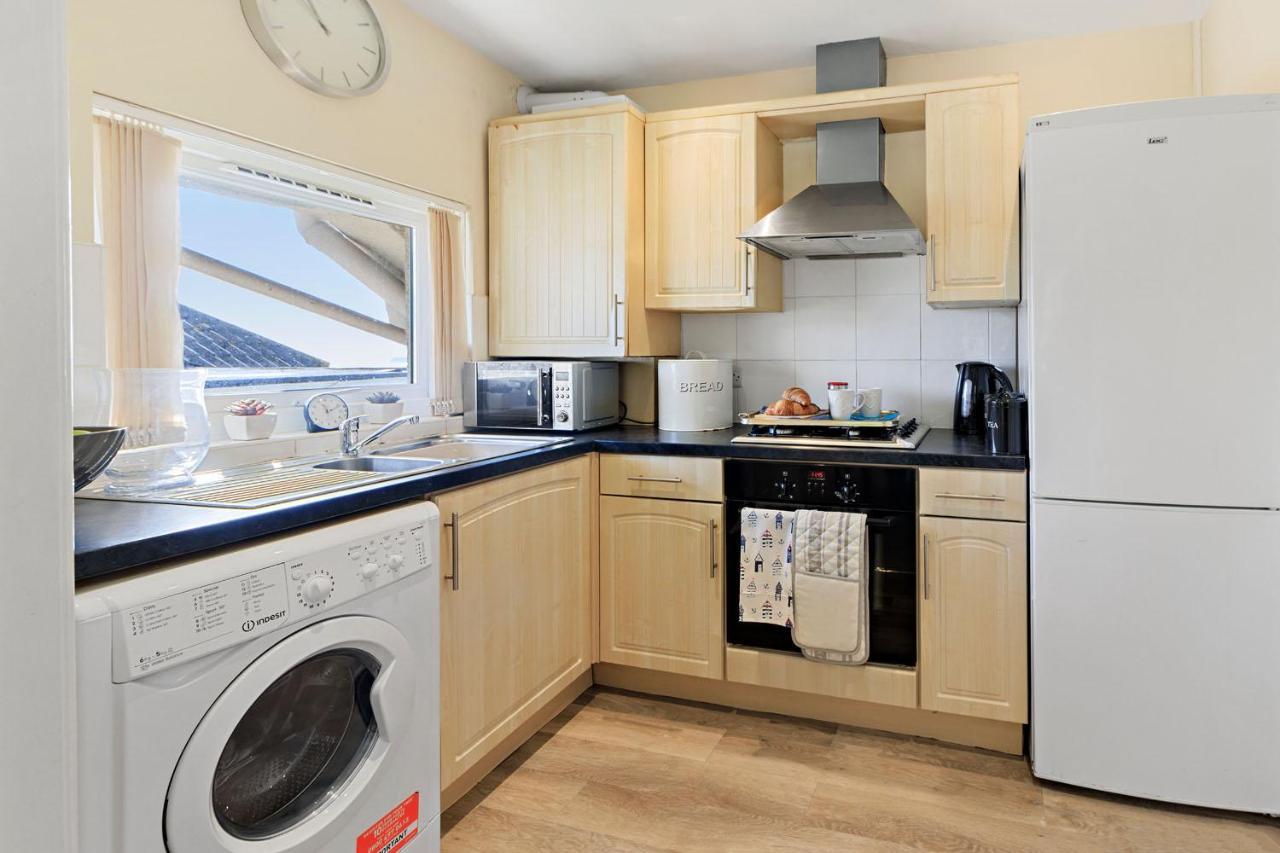 Apartment Spacious Seaside Two Bed Torquay