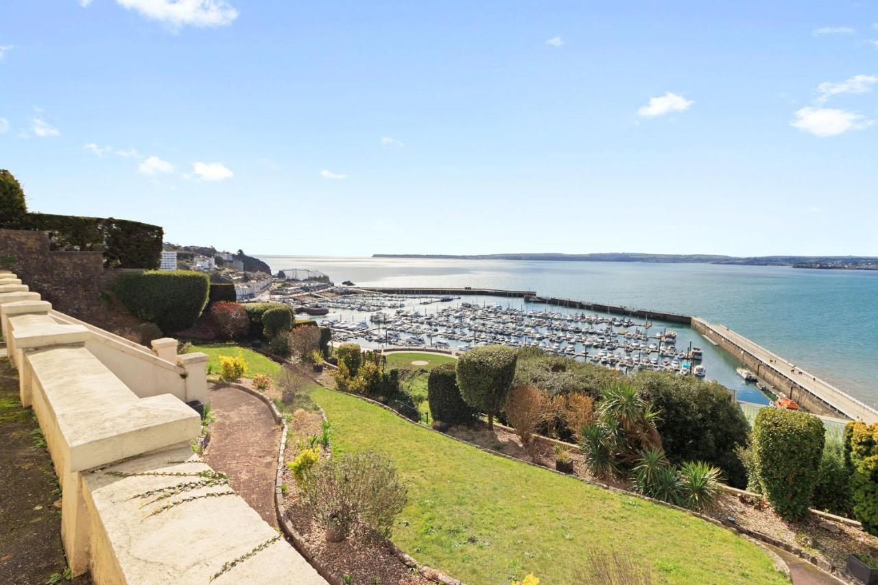 Spacious Seaside Two Bed Apartment