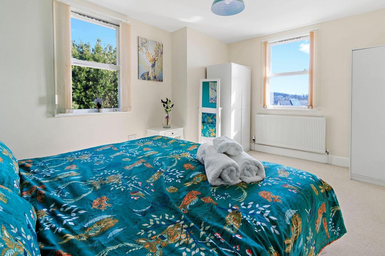 Apartment Spacious Seaside Two Bed