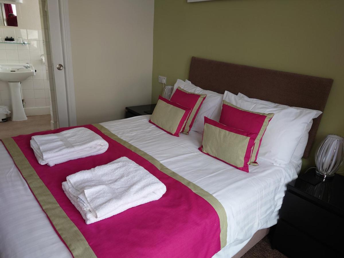 Grosvenor House Guest house 4*