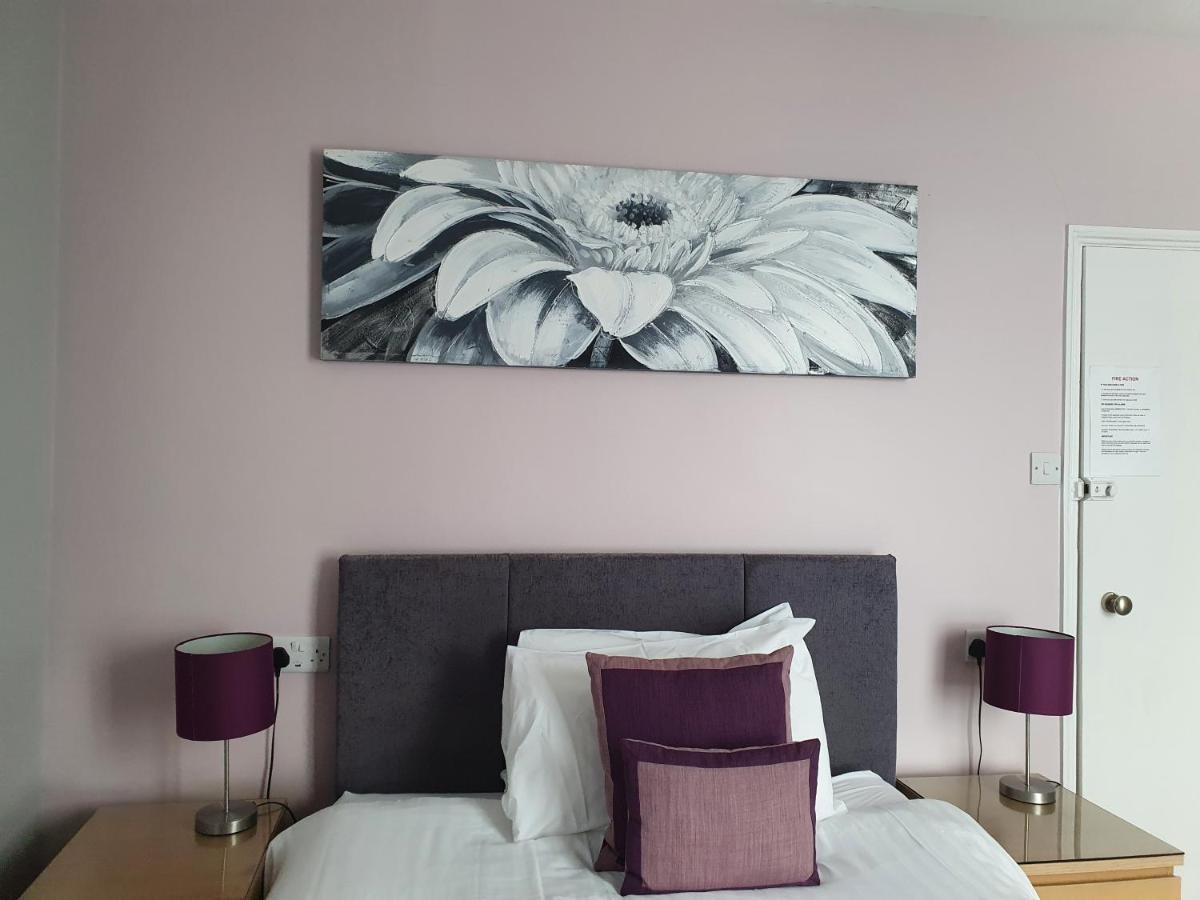 Grosvenor House Guest house 4*