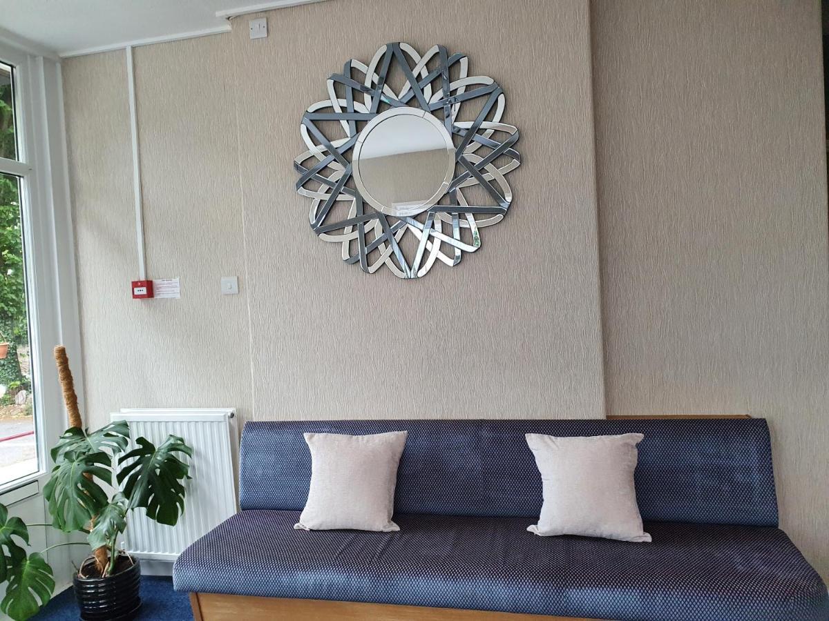 Grosvenor House Guest house 4*