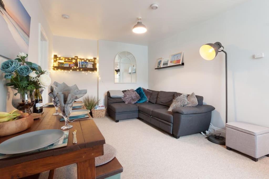 Apartment Picturesque Mews Perfect Location Steps From Harbour And Beaches *