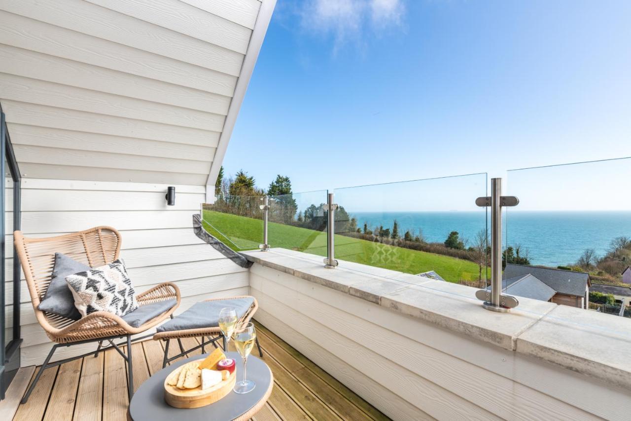 10 Oystercatcher Court - Stylish Penthouse With Stunning Sea Views Apartment *