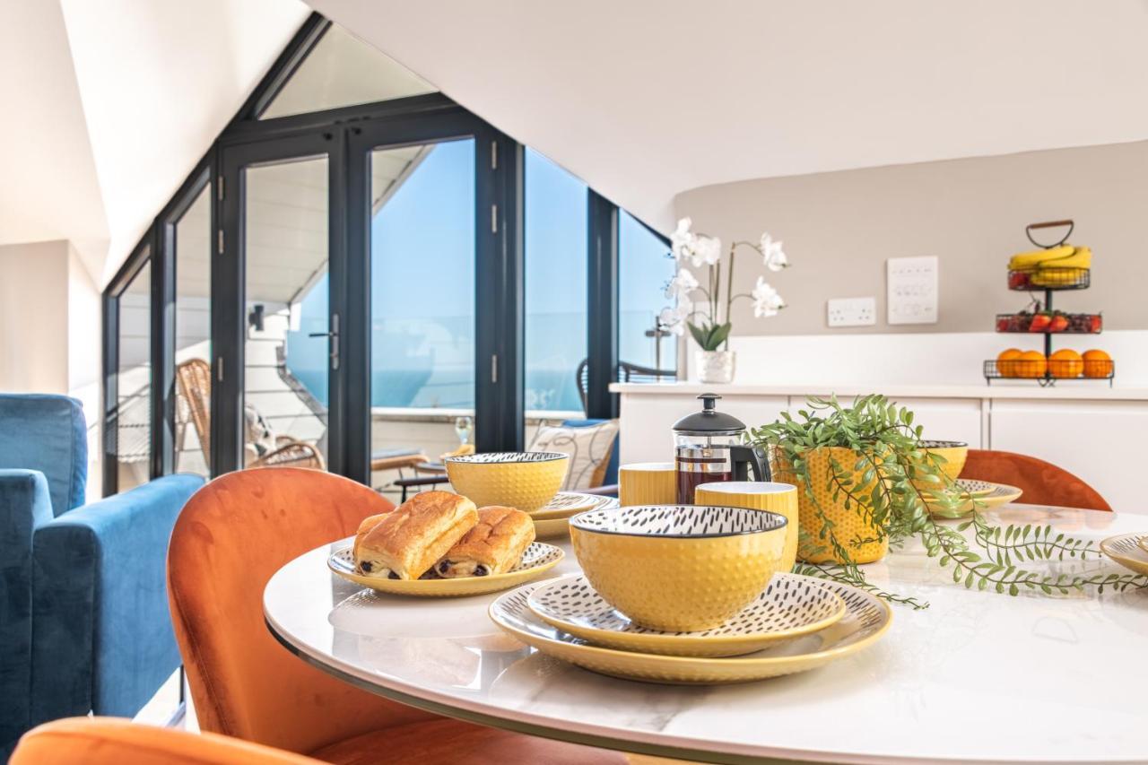 10 Oystercatcher Court - Stylish Penthouse With Stunning Sea Views Torquay