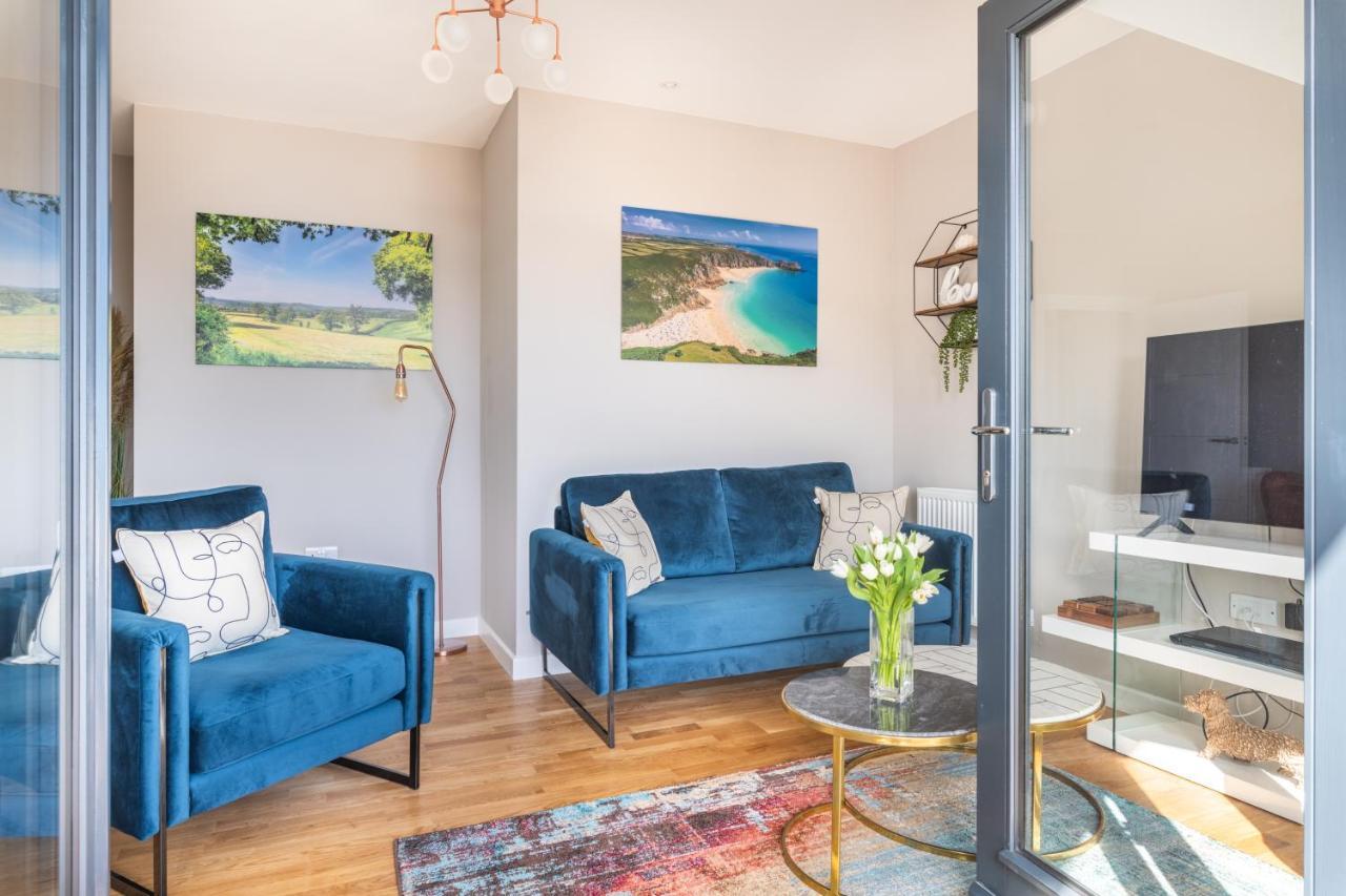 10 Oystercatcher Court - Stylish Penthouse With Stunning Sea Views Apartment