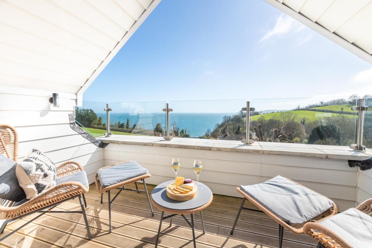 10 Oystercatcher Court - Stylish Penthouse With Stunning Sea Views * Torquay