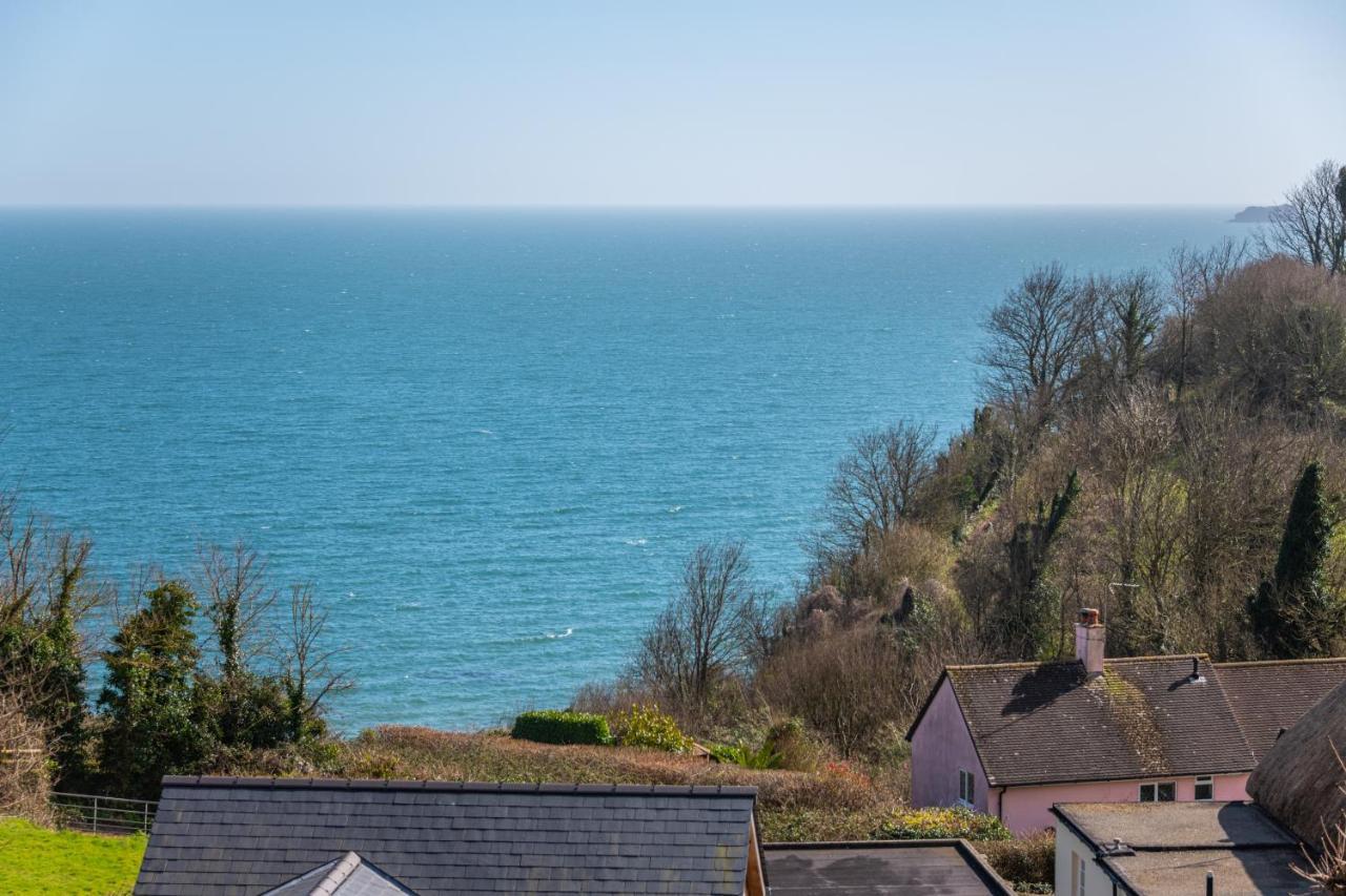 10 Oystercatcher Court - Stylish Penthouse With Stunning Sea Views *