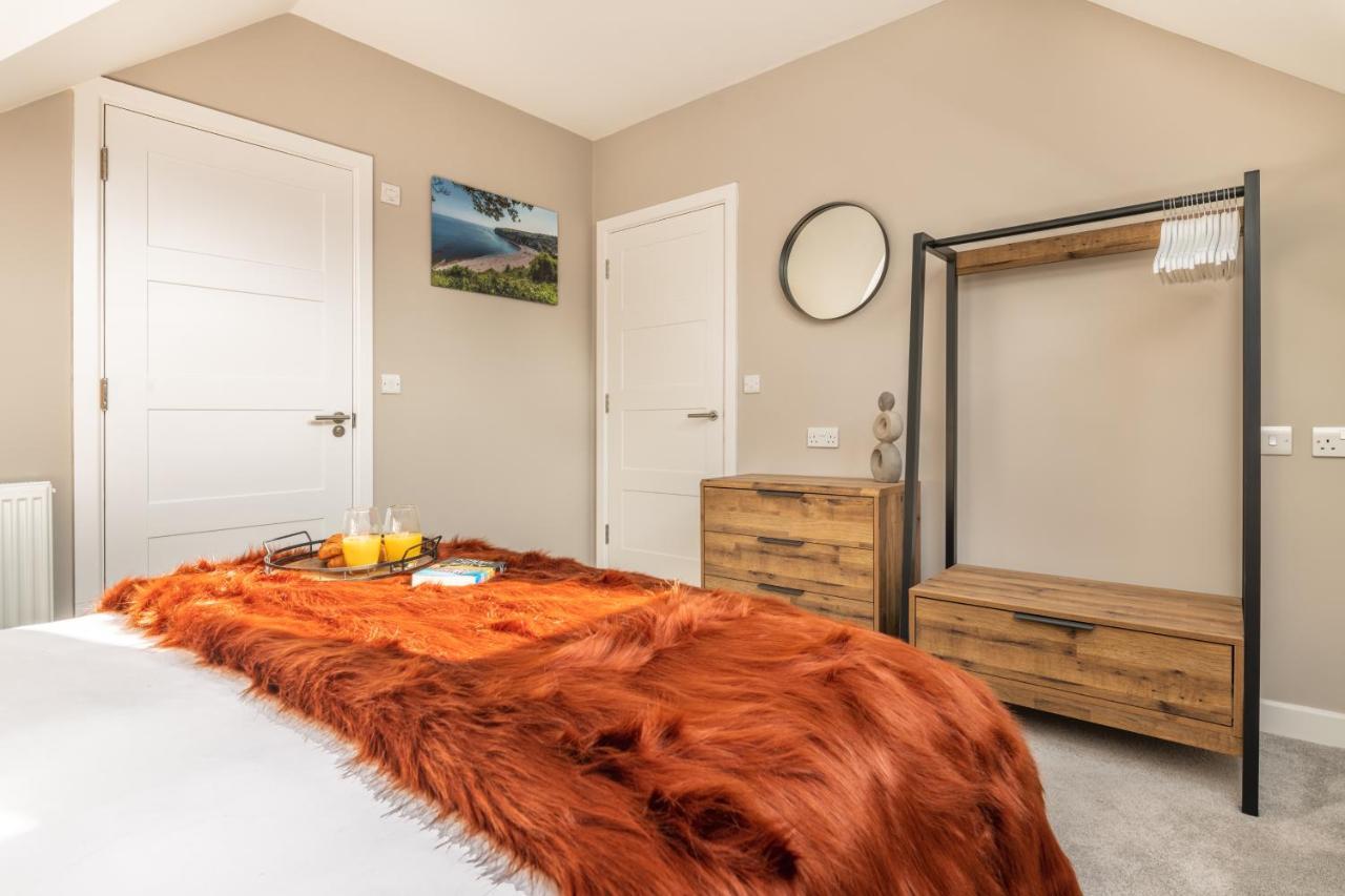 Apartment 10 Oystercatcher Court - Stylish Penthouse With Stunning Sea Views Torquay
