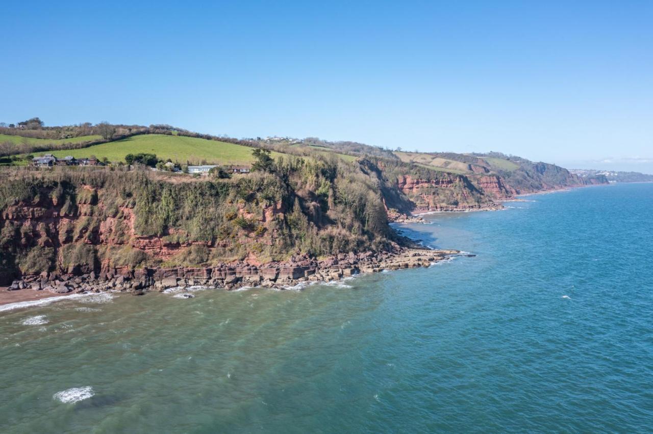 10 Oystercatcher Court - Stylish Penthouse With Stunning Sea Views