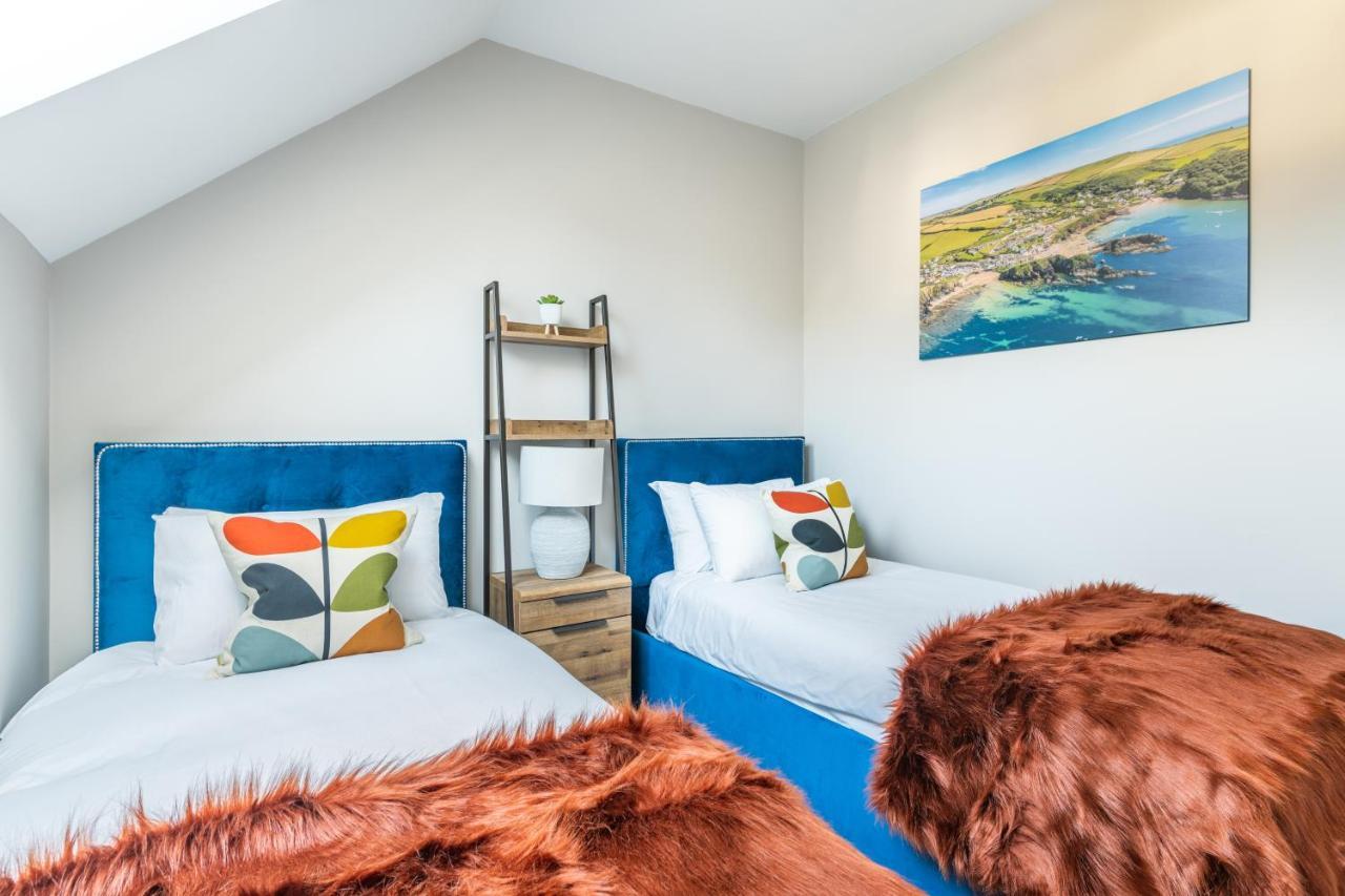 10 Oystercatcher Court - Stylish Penthouse With Stunning Sea Views Apartment *