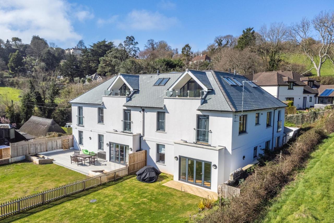Apartment 10 Oystercatcher Court - Stylish Penthouse With Stunning Sea Views *