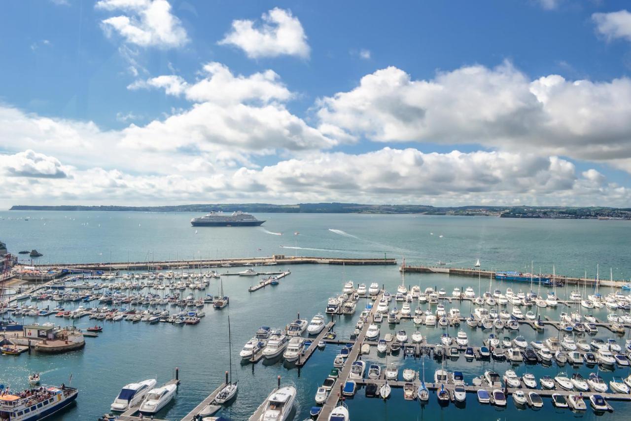 10 Oystercatcher Court - Stylish Penthouse With Stunning Sea Views * Torquay