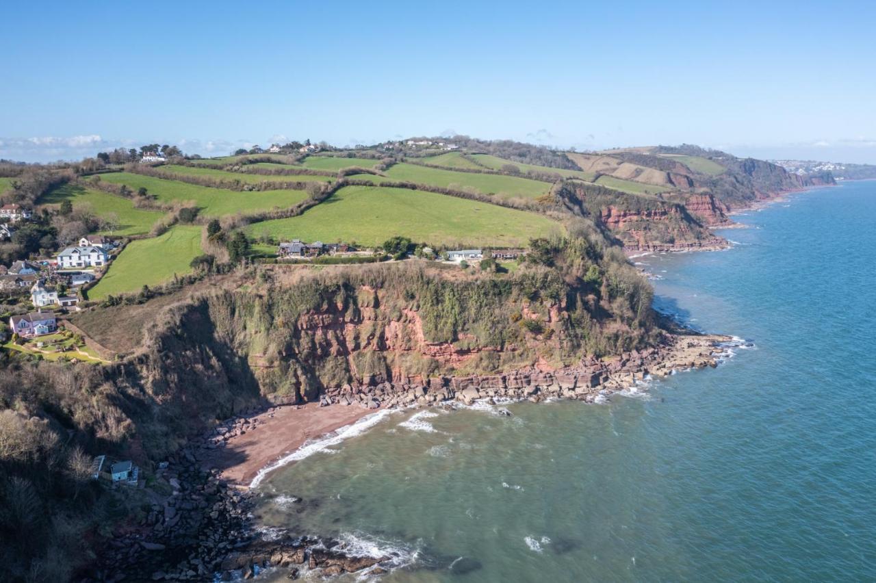10 Oystercatcher Court - Stylish Penthouse With Stunning Sea Views * Torquay