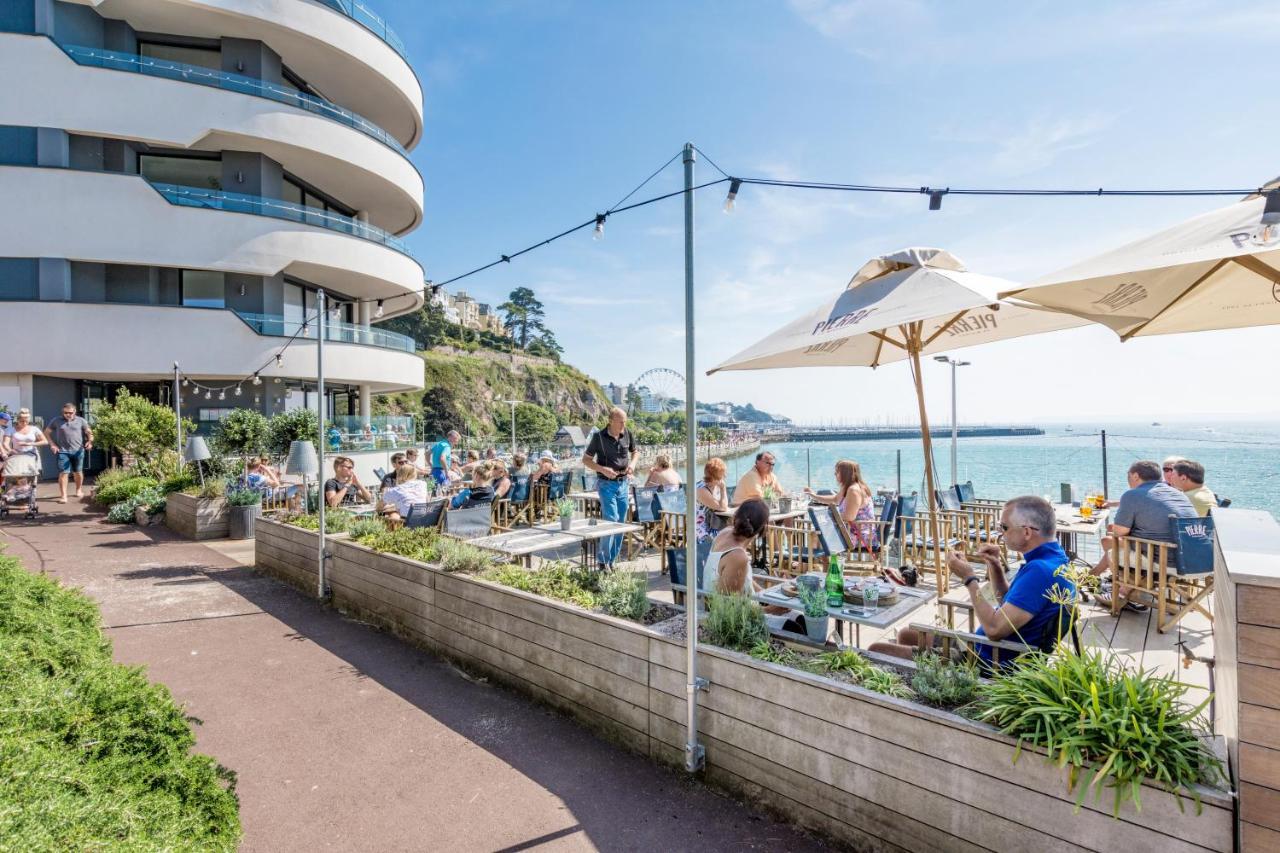 10 Oystercatcher Court - Stylish Penthouse With Stunning Sea Views *