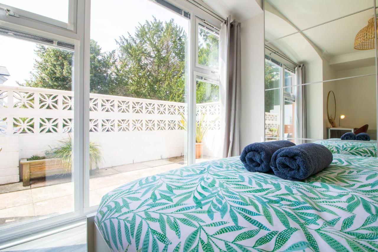 Sunways, Quiet South Facing Terrace, Walk To Beach! Apartment *