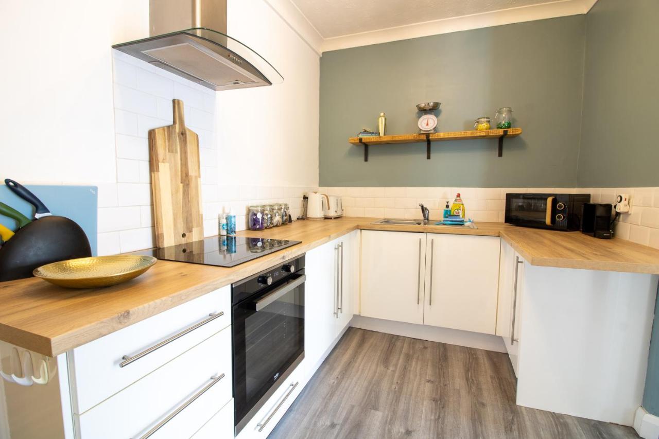 Apartment Sunways, Quiet South Facing Terrace, Walk To Beach! Torquay