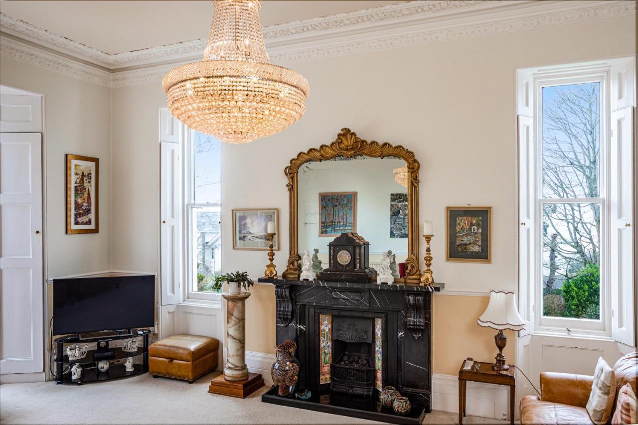 Stunning In Victorian With Garden