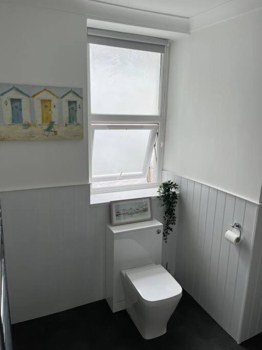 Town House,walking Distance To Beach,town,harbour Holiday home