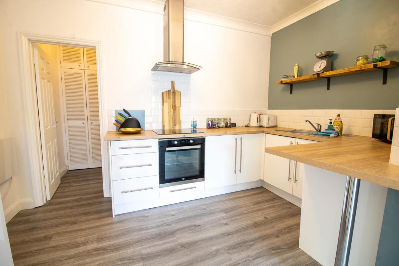 Sunways, Quiet South Facing Terrace, Walk To Beach! Apartment *