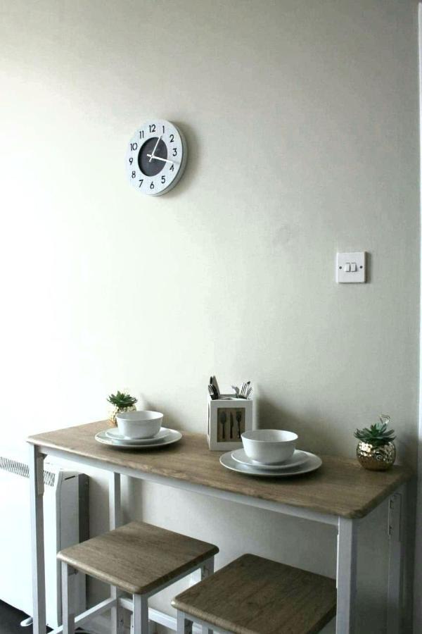 No 5 Apartment *