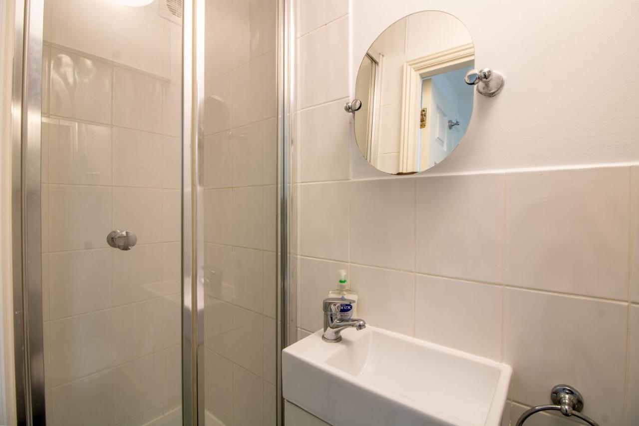 Holiday home Laurels- 3-beds, Parking, Short Walk To Torquay