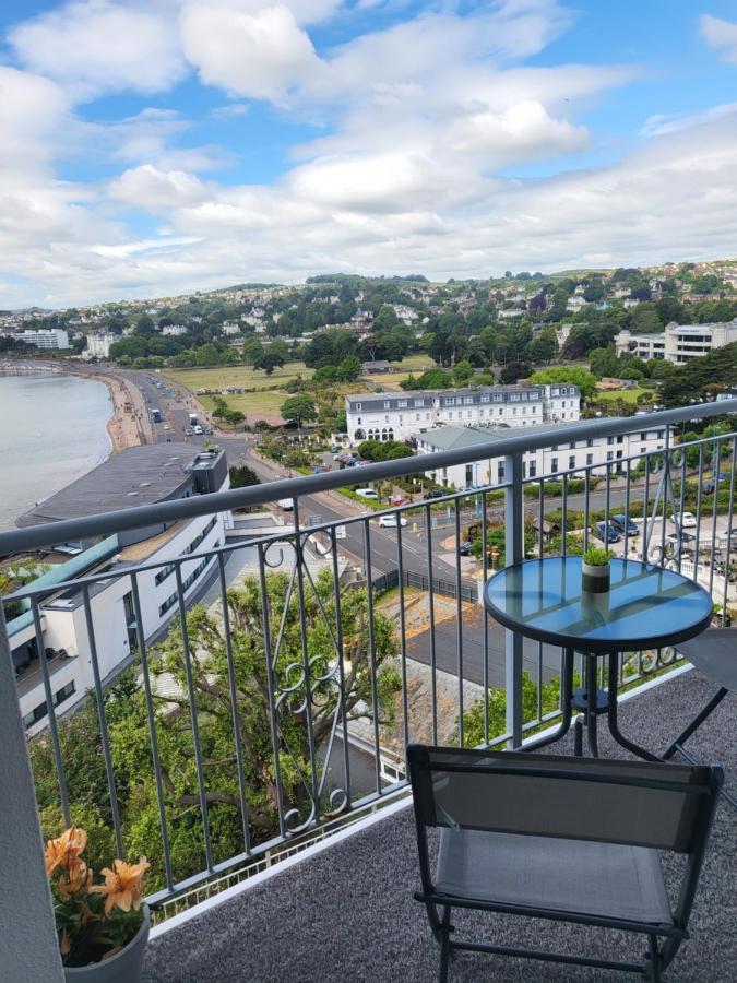 Loveliest Homes - 3 Bed, 2 Bathroom, Balcony, Parking Apartment
