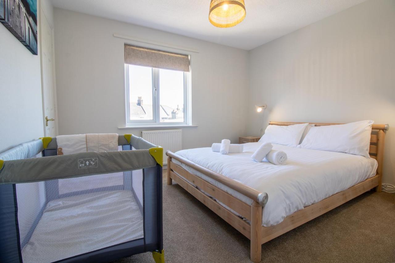 Laurels- 3-beds, Parking, Short Walk To Holiday home
