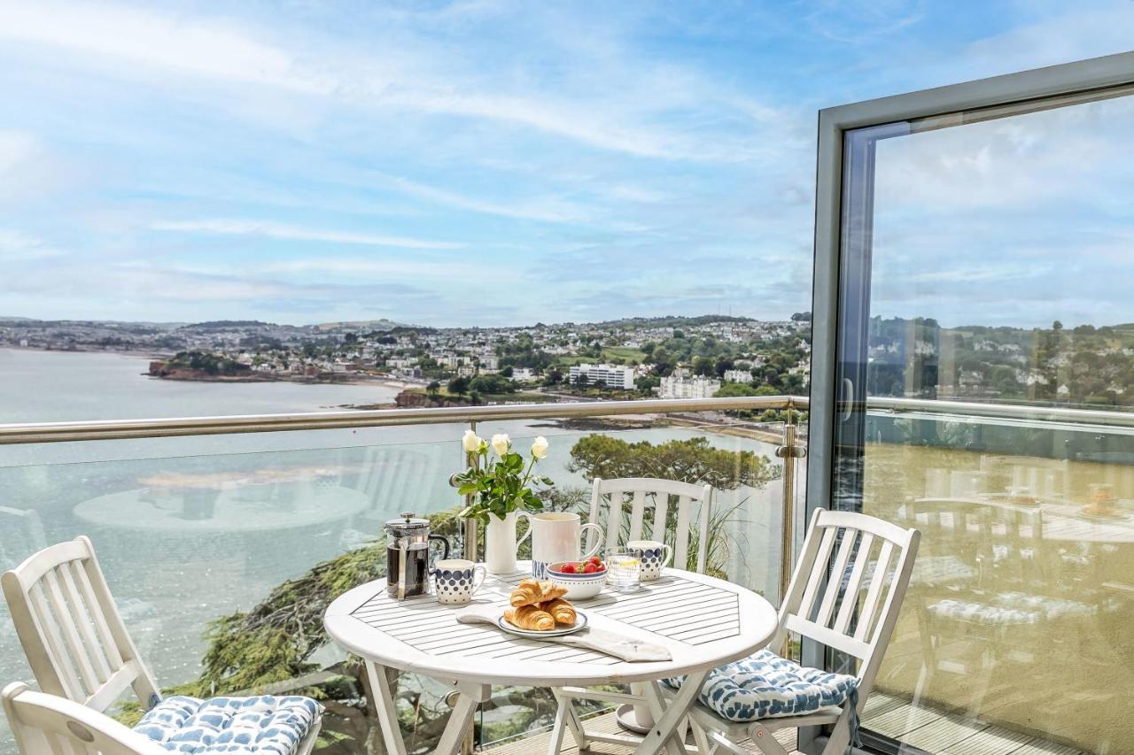 Apartamento A7 Masts - Striking Beach Bolthole With Beautiful Sea Views Private Balcony & Parking *