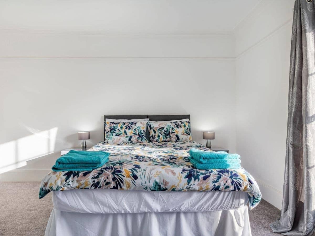 Lovely Heather House 2 King 1 Double 2 Single Beds Torquay