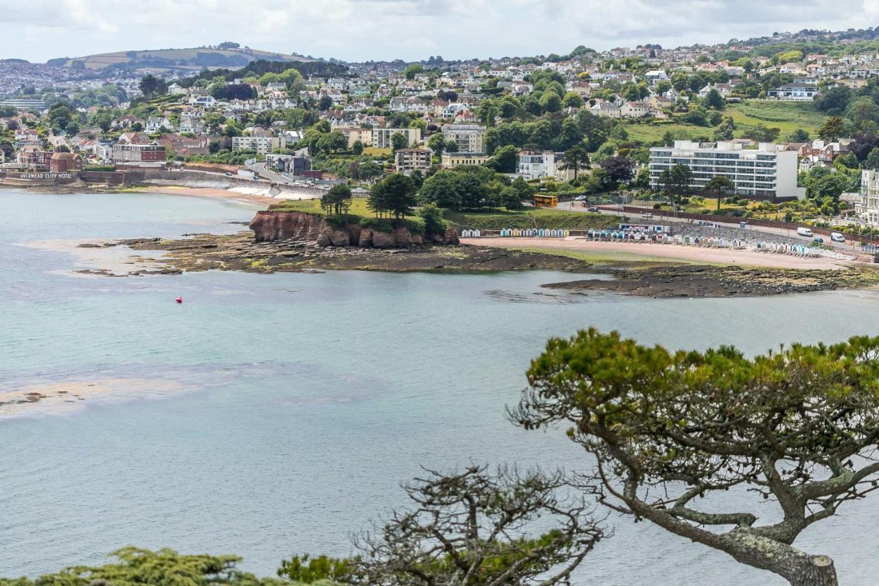 A7 Masts - Striking Beach Bolthole With Beautiful Sea Views Private Balcony & Parking * Torquay