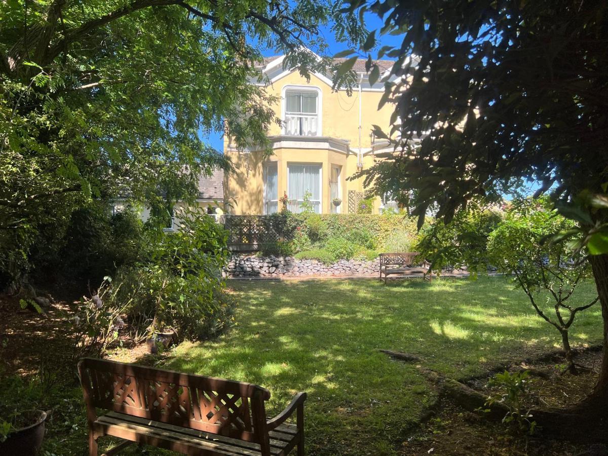 Apartment Large Three Bed Two Bathroom Flat In *