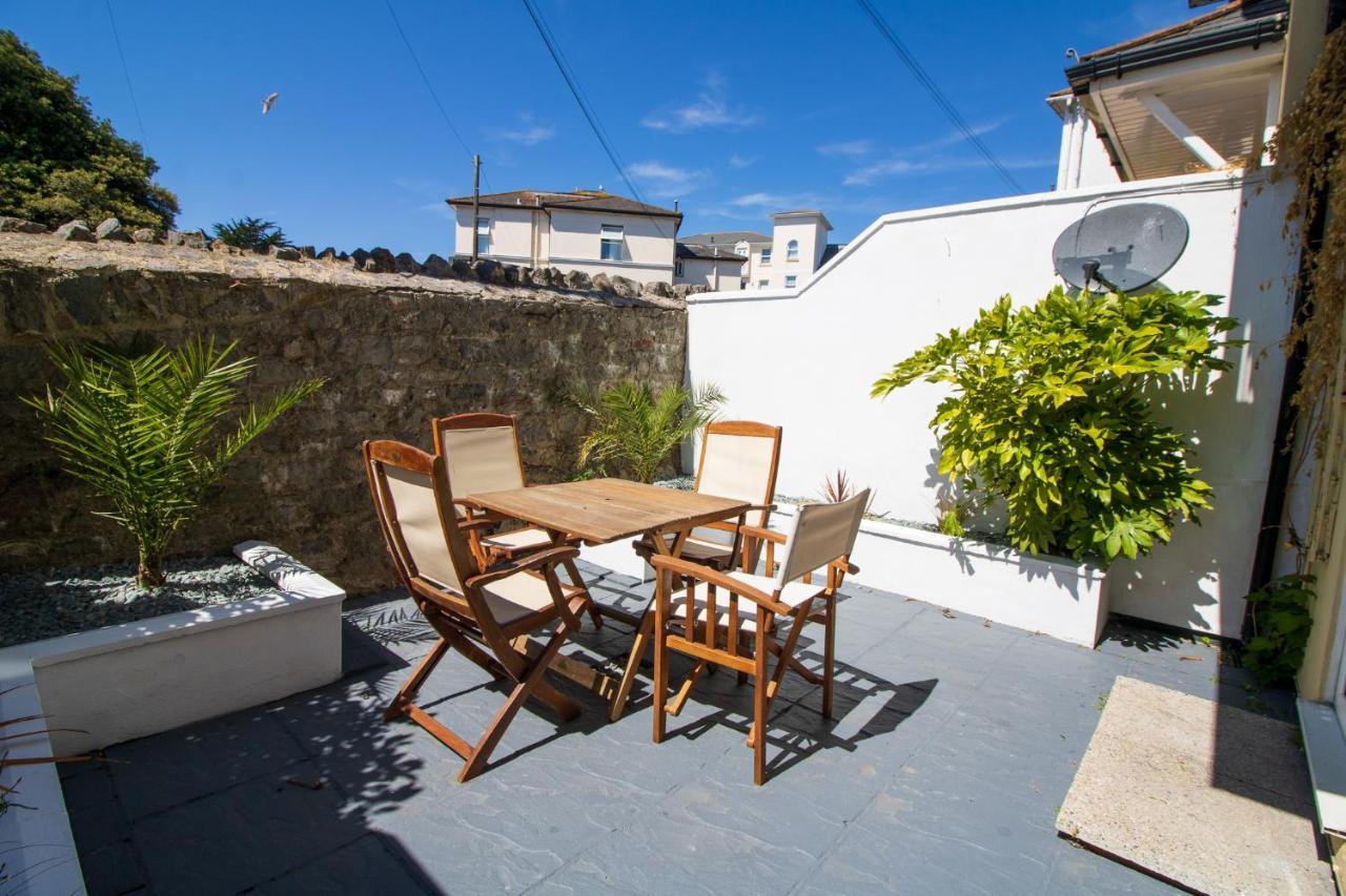 Laurels- 3-beds, Parking, Short Walk To Holiday home
