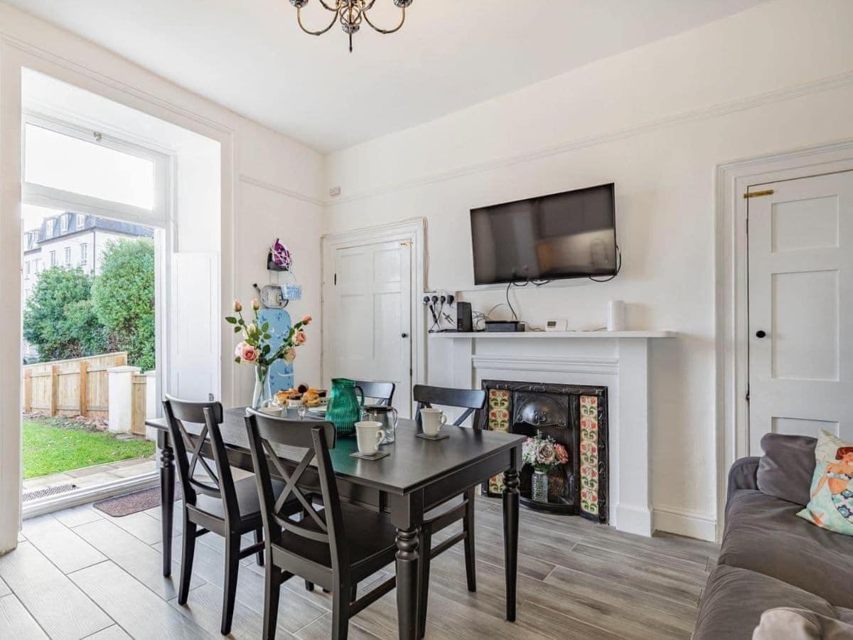 Lovely Heather House 3 Kings 1 Double Sofa Holiday home Torquay