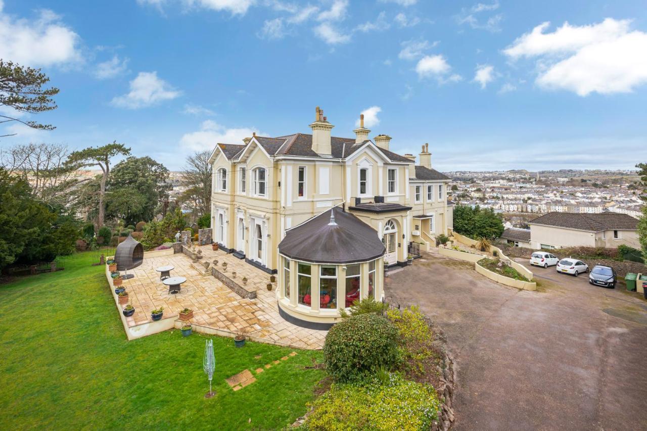 Cosy Flat In Victorian Villa- Parking & Garden Apartment *