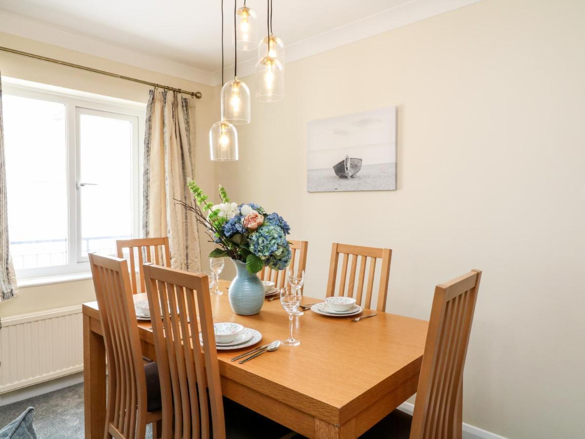 2 Chapelstones Apartment *