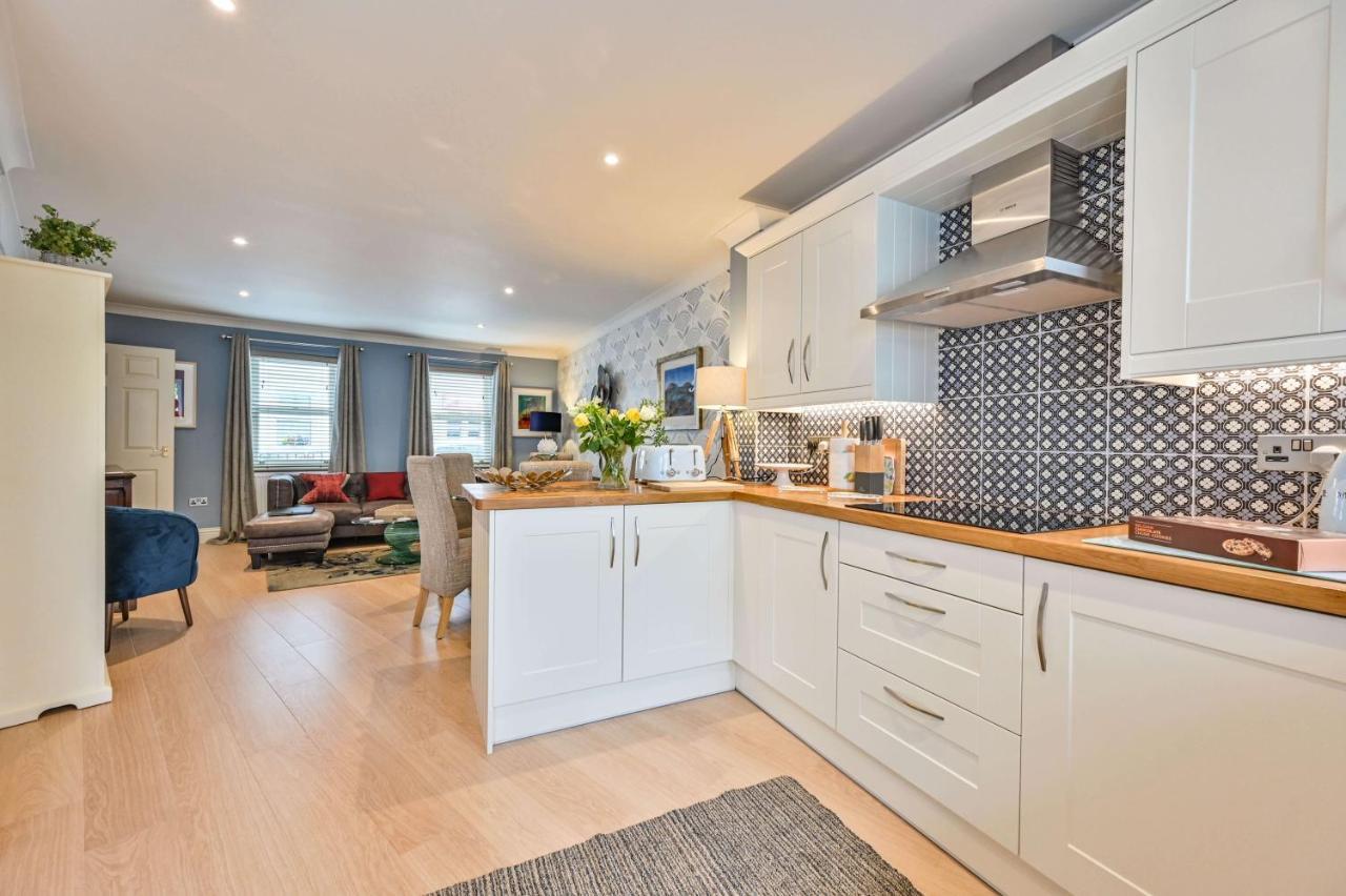 Lisburne Place - Luxury Three Bedroom Town House Holiday home *