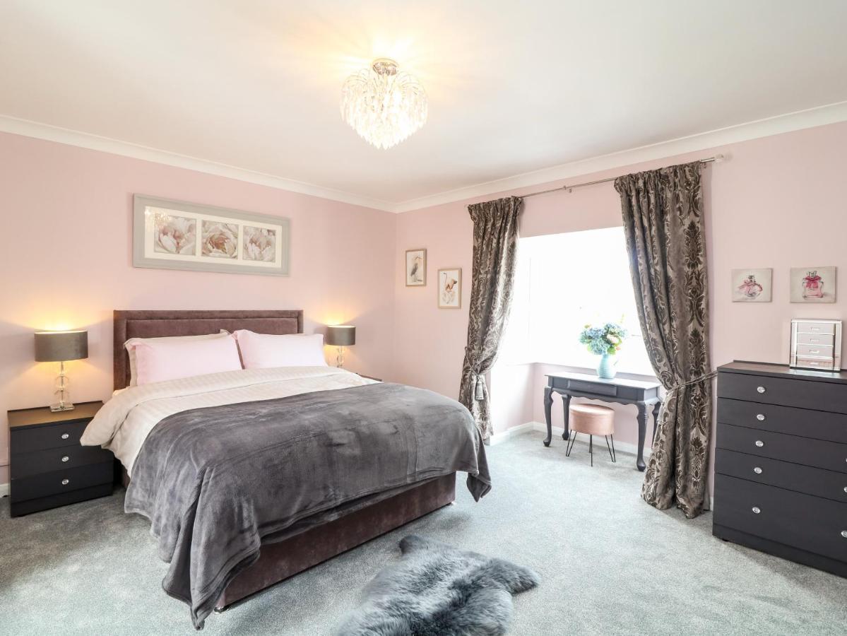 2 Chapelstones * Torquay