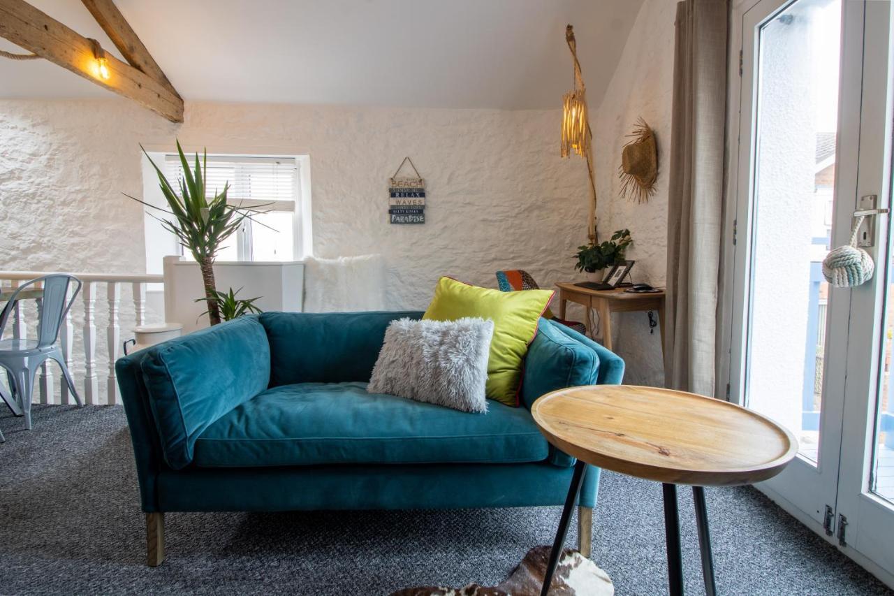 Cozy, Chic, Dairy Near To & Shops- Parking Holiday home *