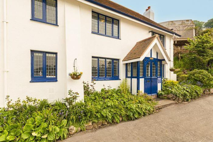 4 Bed - Torquay