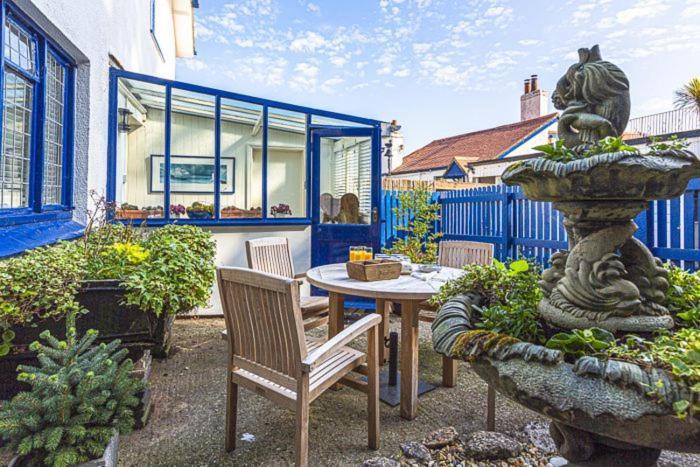 Holiday home 4 Bed - *