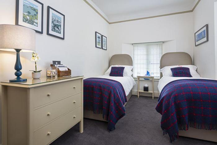 4 Bed - Torquay