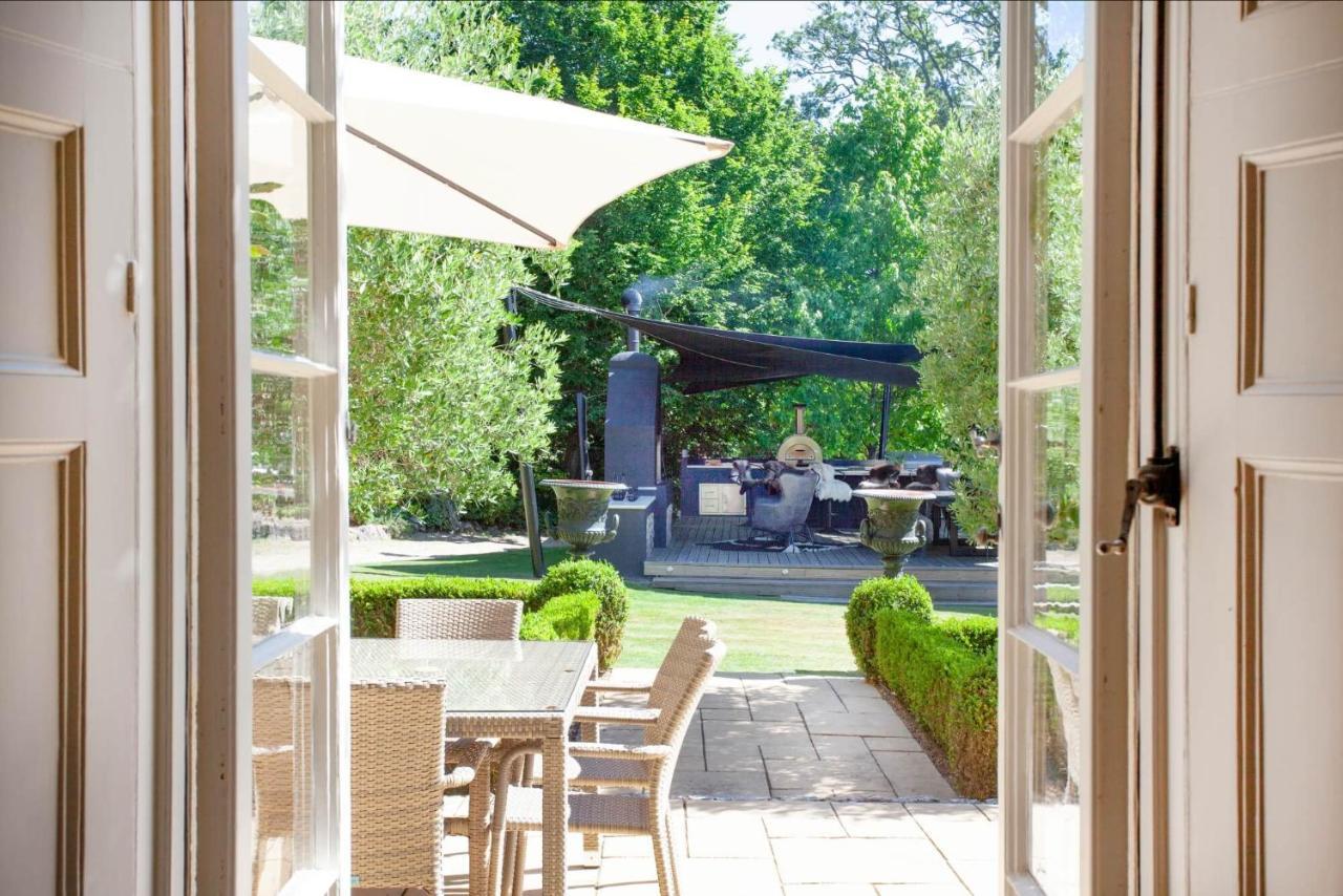Villa St Anne's Manor - Luxury With Hot Tub
