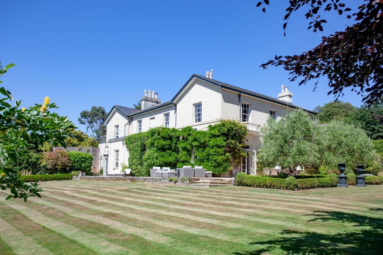 Villa St Anne's Manor - Luxury With Hot Tub